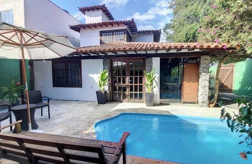 Porto Belo House | Casa com Piscina e 5 Quartos em Região Central da Cidade Próximo as Praias