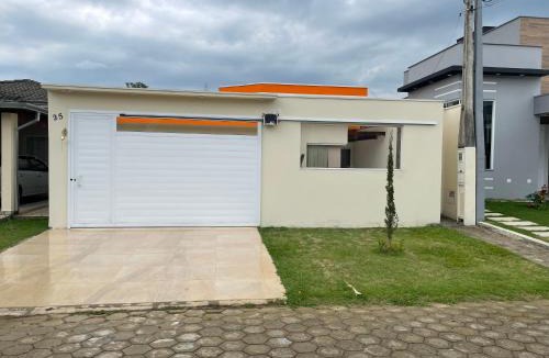Cachoeira Paulista House | Casa com piscina em condomínio
