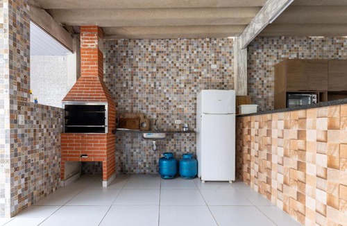 Balneario Mogiano House | Casa com piscina a 180m da Praia de Boraceia