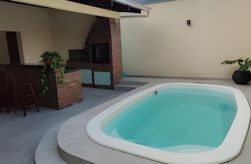Centro House | Casa com PiSCiNa, BaNHeiRa e A/C- Centro de Joinville