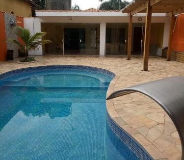 Aracariguama House | Casa com piscina