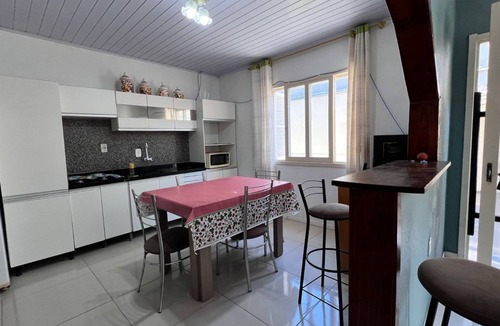 Caxias do Sul House | Casa com Piscina, Churrasqueira e Mesa de Bilhar