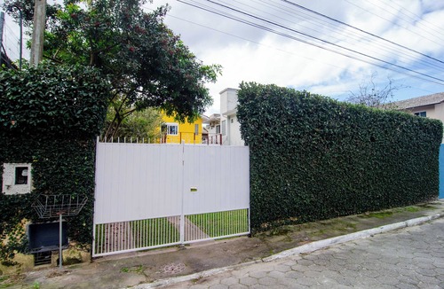Barra da Lagoa House | Casa com piscina privativa na Barra da Lagoa P506