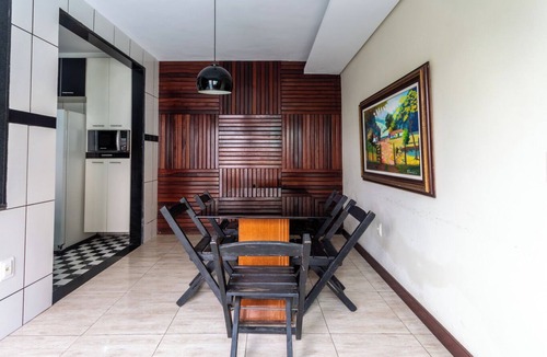 Europa House | Casa com piscina,churrasqueira e ótima localização
