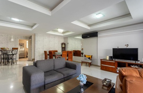 Recreio dos Bandeirantes House | Casa com Piscina em Condominio no Recreio