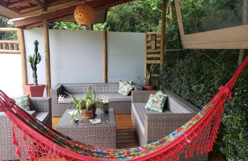 Caraguatatuba House | Casa com piscina e churrasqueira em Massaguaçu SP