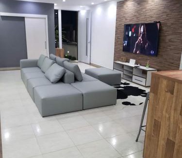 Caraguatatuba House | Casa com piscina e churrasqueira em Massaguaçu SP