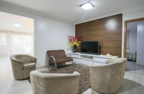 Taguatinga House | Casa com Piscina e Churrasqueira em Taguatinga