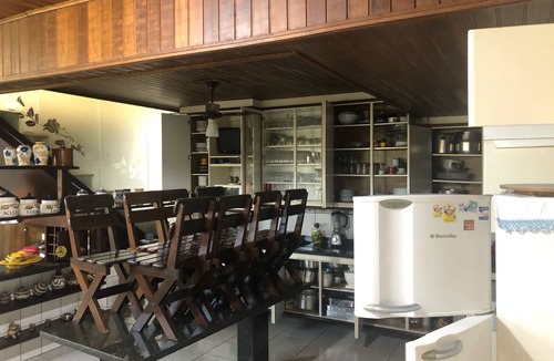 Santa Terezinha House | Casa com Piscina Gigante à 200mts da Praia