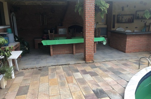 Santa Terezinha House | Casa com Piscina Gigante à 200mts da Praia