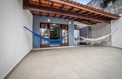 Vila Clais House | Casa com piscina na Enseada a 50 metros da Praia