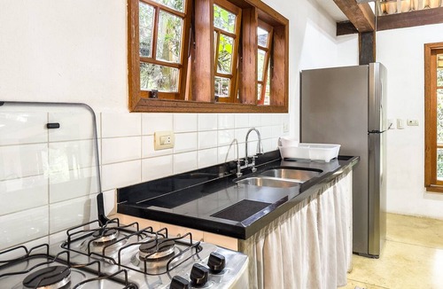 Carapicuiba House | Casa com Piscina Privativa e Natureza – Granja Viana, São Paulo