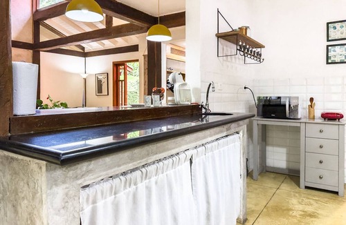 Carapicuiba House | Casa com Piscina Privativa e Natureza – Granja Viana, São Paulo