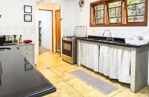 Carapicuiba House | Casa com Piscina Privativa e Natureza – Granja Viana, São Paulo