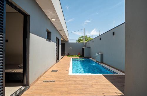 Pirassununga House | Casa com Piscina, Wi-Fi e Garagem