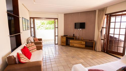 Vilas do Atlantico House | Casa com Wi-Fi, Piscina e Garagem a 550m da Praia