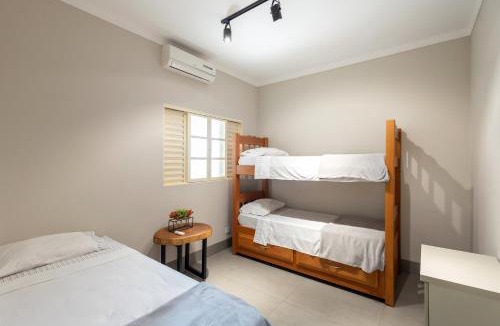 Jardim Sao Lourenco House | Casa completa 2 Quartos, garagem privativa e Self check-in -Ideal para famílias, casais e profissionais em trabalho remoto