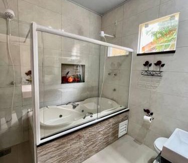Mariscal House | Casa Completa Com Jacuzzi Entre Duas Praias