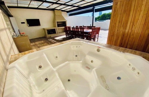 Palermo House | Casa con Terraza Parrilla Jacuzzi Sauna Wifi TV85" AC en Palermo Buenos Aires