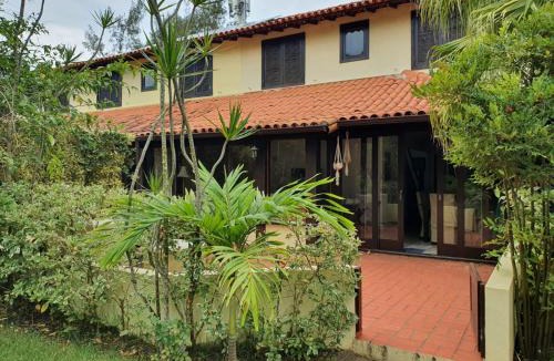 Porto Belo House | Casa Condomínio com 04 quartos, 200 metros da Praia de Manguinhos