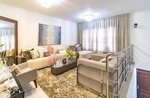 Sacramenta House | CASA CONFORTÁVEL, 5 SUITES e 1 QUARTO