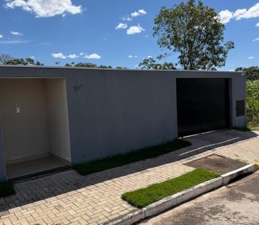 Sorriso Villa | Casa confortavel com um quarto com ar-condicionado