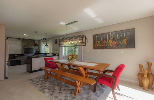 Benedito Novo Ski Chalet | Casa de campo c/Wi-Fi, jardim e churrasqueira