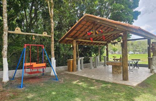 Pindamonhangaba House | Casa de Campo c Vista, Churrasqueira e Playground