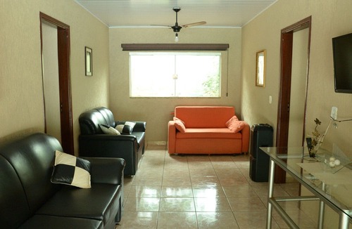 Delta House | Casa de campo c WiFi, piscina e churrasq -Delta/MG