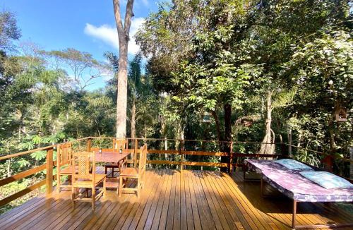 Nazare Paulista House | Casa de campo com muito verde e paz, 2 quartos, Wi-Fi, churrasqueira, deck, trilha