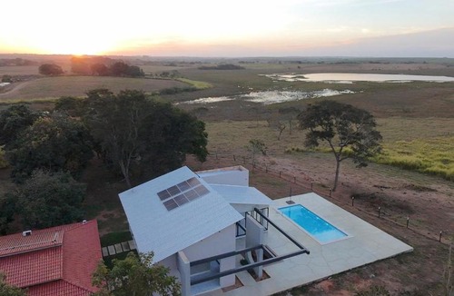 Japaraiba House | Casa de campo exclusiva com piscina, fire pit e vista para lagoa