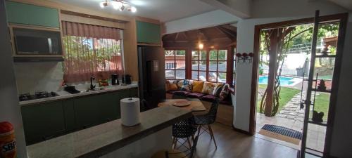 Vargem do Bom Jesus House | Casa de Campo, perto das praias!