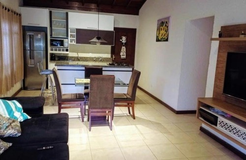 Ibiraquera House | Casa de Férias com Piscina na Praia do Rosa/SC