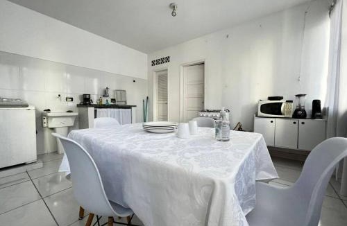 Jardim Camburi Apartment | Casa de Hóspedes 2Q até 6 pessoas 100m Praia e entrada independente