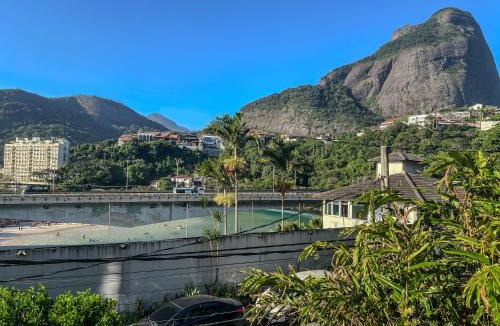 Joatinga House | Casa de praia com vista incrível das montanhas e floresta do Rio