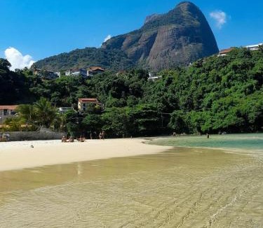 Joatinga House | Casa de praia com vista incrível das montanhas e floresta do Rio
