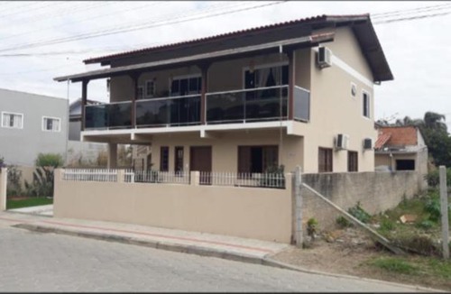 Ze Amandio House | Casa de Temporada em Bombas Sergio