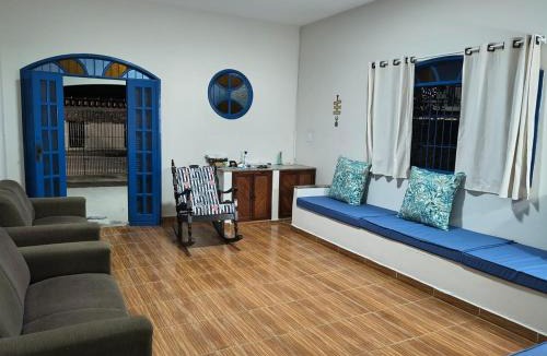 Piuma House | Casa de Vó em Piúma, Quintal, Varanda e 3 Quartos