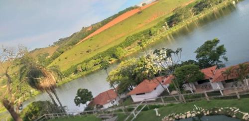 Lindoia House | Casa do lago 2