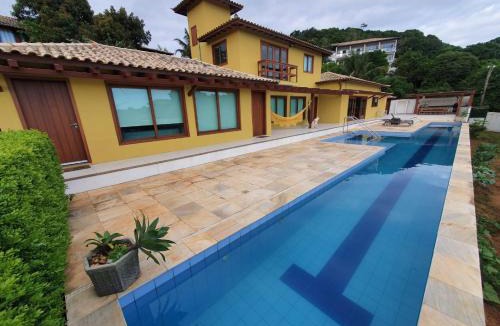Brava House | Casa em Búzios de Família com Piscina Semi-Olímpica, Funcionária Inclusa e Campo de Futebol