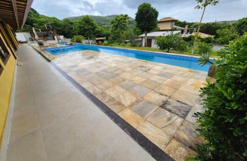 Brava House | Casa em Búzios de Família com Piscina Semi-Olímpica, Funcionária Inclusa e Campo de Futebol