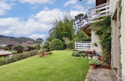 Jardim Nova Suica House | Casa em Campos do Jordao com lareira e aquecedor
