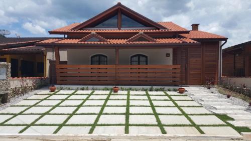Horto House | Casa em condômino, com piscina, próxima à serra e ao mar