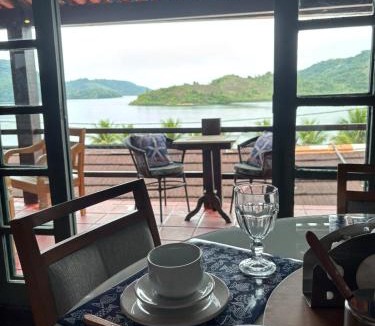 Itanema House | Casa em condomínio com praia particular