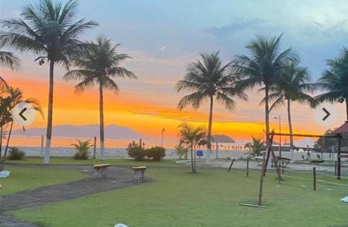 Mangaratiba House | Casa em condomínio de Alto Padrão com Praia Particular, Piscinas, Cachoeira e Área Gourmet