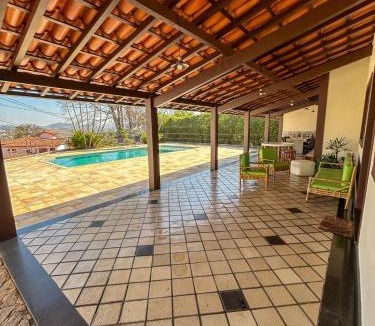 Capitolio House | Casa em Escarpas do Lago