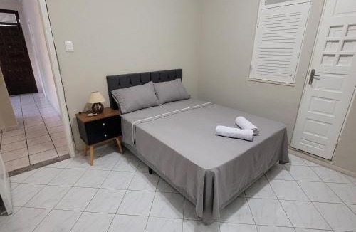 Rio Vermelho House | casa em rua tranquila a 200 metros do agito do Rio Vermelho e praia