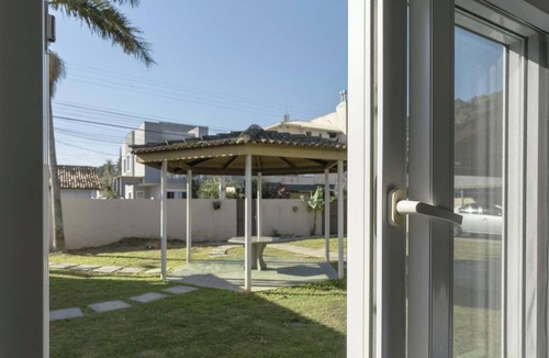Florianopolis House | Casa espaçosa a 200m da Praia em Florianópolis