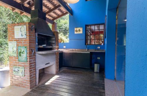 Carapicuiba House | Casa espaçosa com piscina ampla e churrasqueira perto de São Paulo