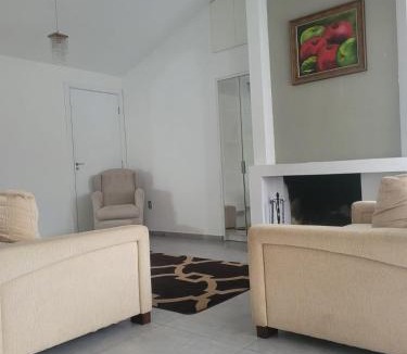 Itacorubi House | Casa espaçosa no coração de Floripa